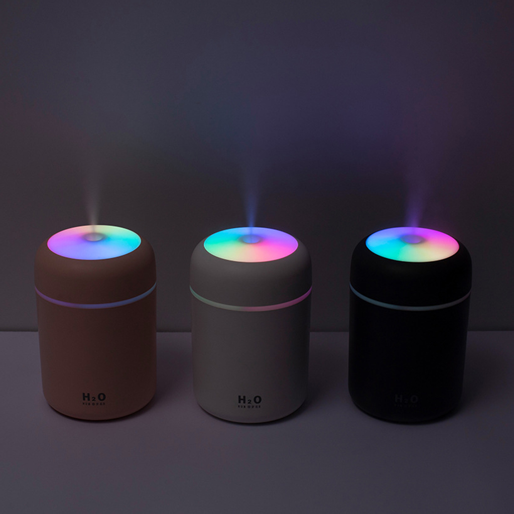 Humidificador de aire portátil con difusor de aceites esenciales para coche o casa.