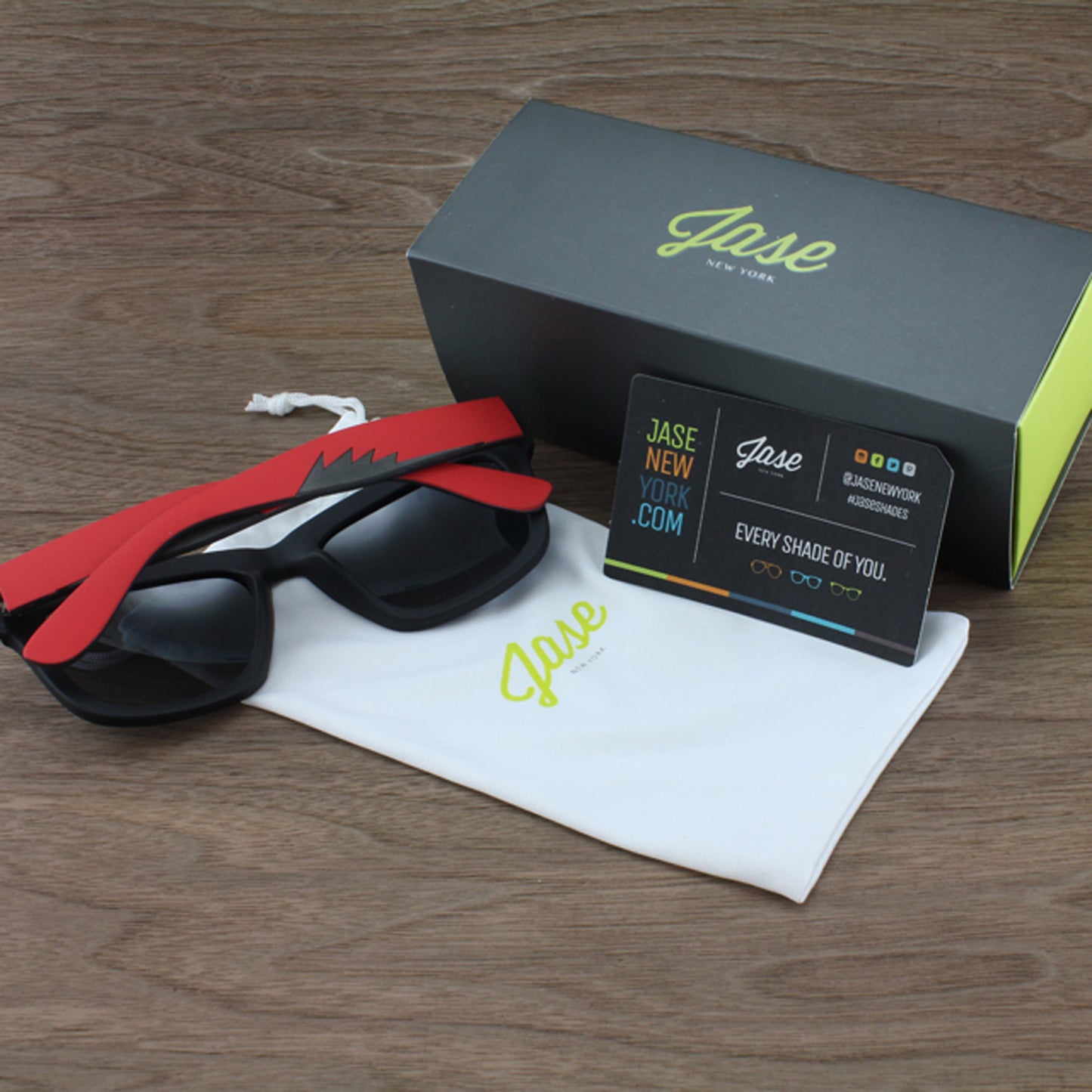 Gafas de sol Avery en rojo fuego de Jase New York